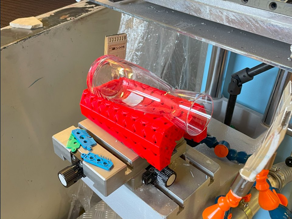 Support de bouteille pour ligne ou poste de tampographie